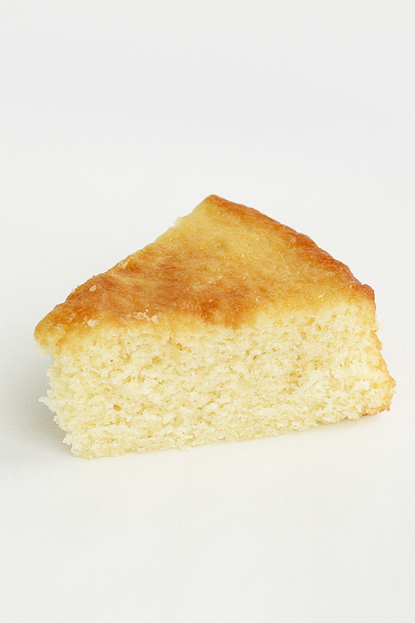 Acids in Baking - how acidic ingredients like lemon, chocolate and buttermilk affect a cake recipe | by Summer Stone for TheCakeBlog.com