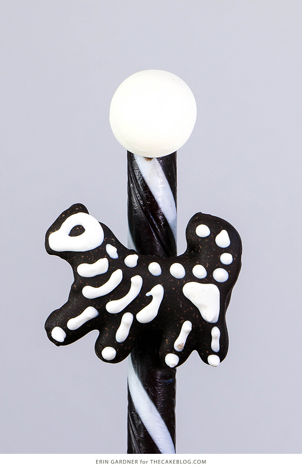 Animal Skeleton Cake made with animal crackers | by Erin Gardner for TheCakeBlog.com