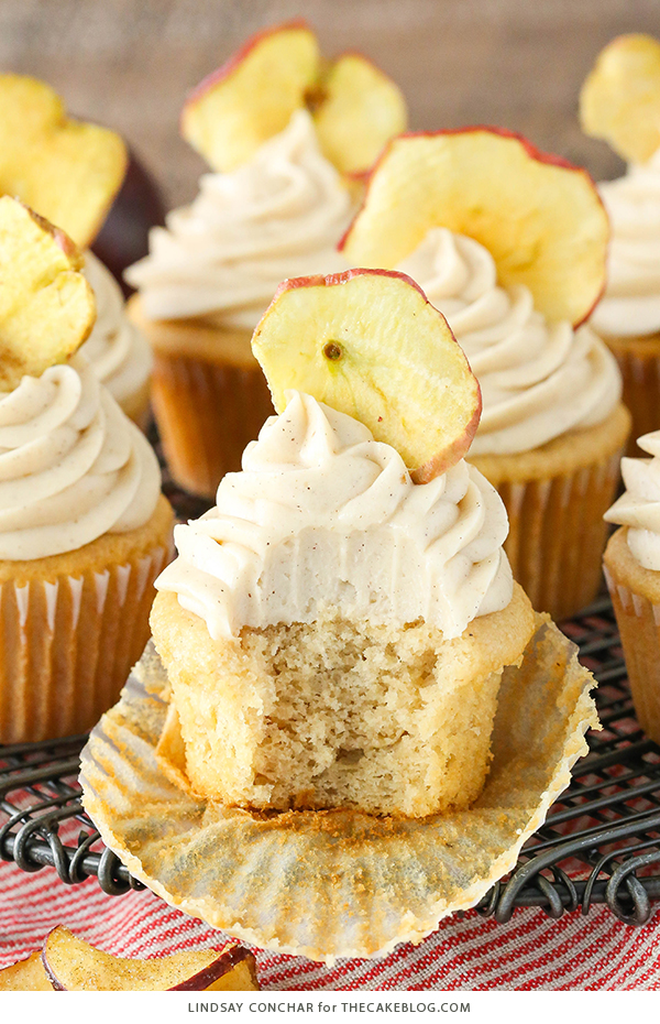 Apple Butter Cupcakes - a deliciously easy cupcake recipe with apple butter in both the cupcake and frosting for lots of great apple flavor | by Lindsay Conchar for TheCakeBlog.com