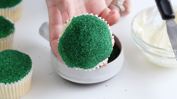 Beach Cupcakes | by Whitney DePaoli for TheCakeBlog.com