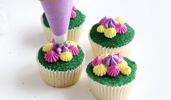 Beach Cupcakes | by Whitney DePaoli for TheCakeBlog.com