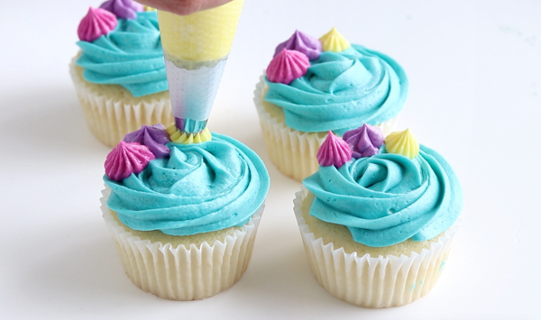 Beach Cupcakes | by Whitney DePaoli for TheCakeBlog.com