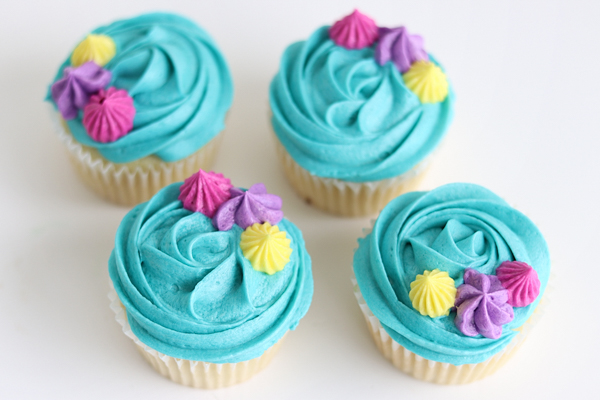 Beach Cupcakes | by Whitney DePaoli for TheCakeBlog.com