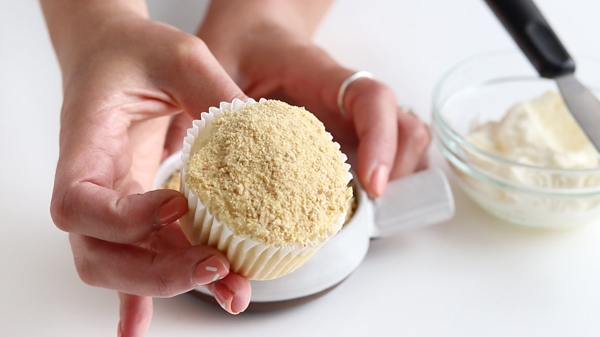 Beach Cupcakes | by Whitney DePaoli for TheCakeBlog.com