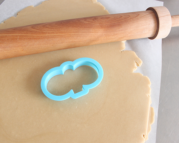 Bunny Face Cookies - how to make sugar cookie pops decorated with adorable bunny faces for Easter | by ellenJAY for TheCakeBlog.com