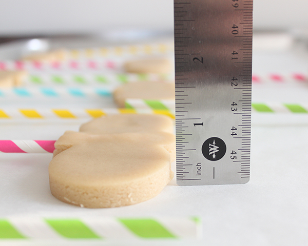Bunny Face Cookies - how to make sugar cookie pops decorated with adorable bunny faces for Easter | by ellenJAY for TheCakeBlog.com
