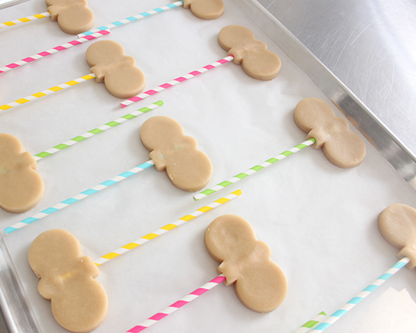 Bunny Face Cookies - how to make sugar cookie pops decorated with adorable bunny faces for Easter | by ellenJAY for TheCakeBlog.com
