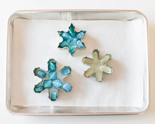 How to make candy snowflakes | by Erin Gardner for TheCakeBlog.com