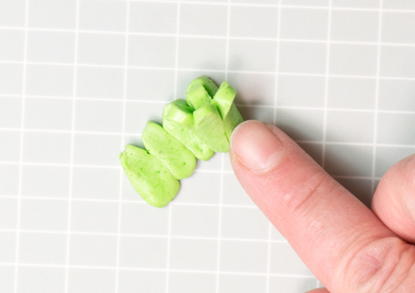 Candy Succulent Cake - how to make a succulent cake with edible candy succulents | by Erin Gardner for TheCakeBlog.com