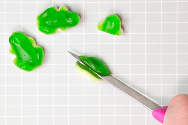 Candy Succulent Cake - how to make a succulent cake with edible candy succulents | by Erin Gardner for TheCakeBlog.com