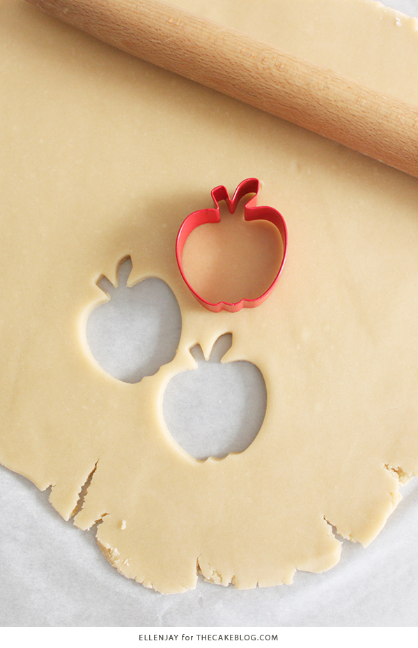 Caramel Apple Cookies - how to decorate caramel apple sugar cookies | by ellenJAY for TheCakeBlog.com