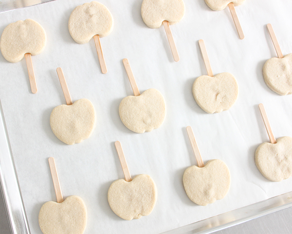 Caramel Apple Cookies - how to decorate caramel apple sugar cookies | by ellenJAY for TheCakeBlog.com