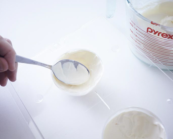 Christmas Ornament Cakes - how to make sparkly, mini ornament cakes for Christmas dessert | by Cakegirls for TheCakeBlog.com