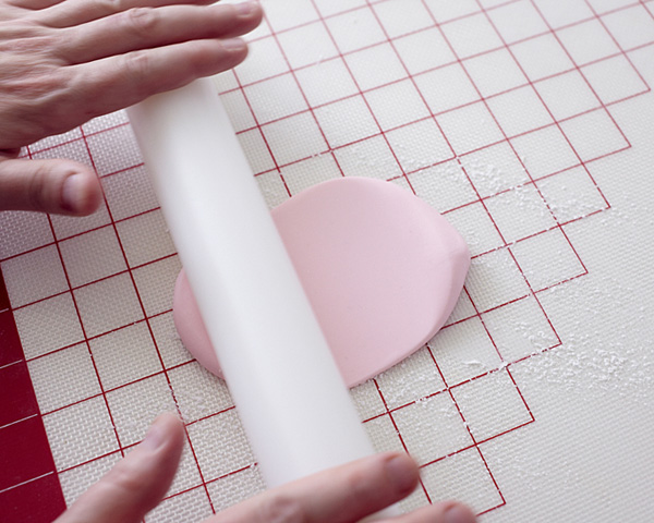 Christmas Cupcake Wreath | by Cakegirls for TheCakeBlog.com