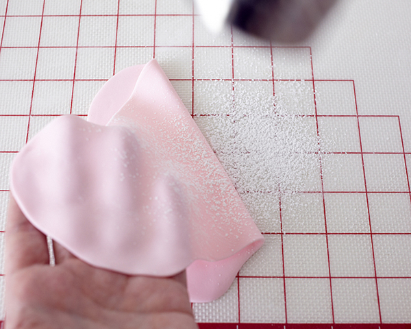 Christmas Cupcake Wreath | by Cakegirls for TheCakeBlog.com