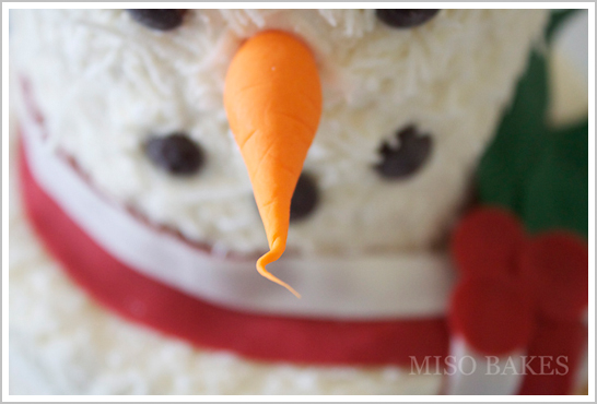 Easy DIY Snowman Cake | by Miso Bakes