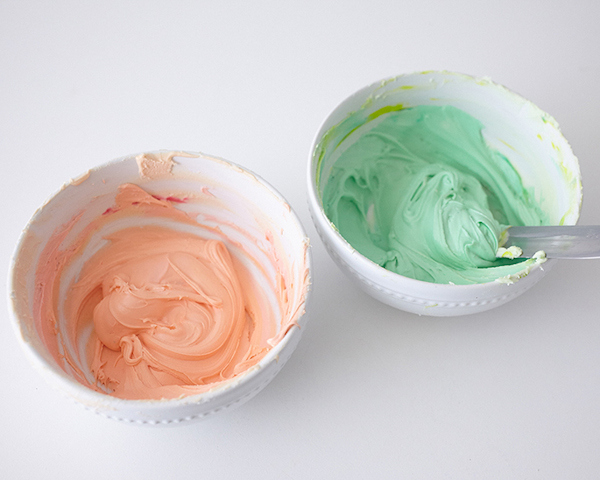 Mini Easter Egg Cakes | by Cakegirls for TheCakeBlog.com