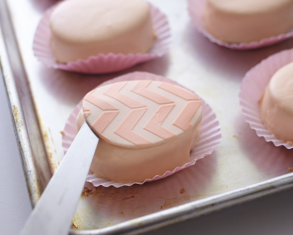 Mini Easter Egg Cakes | by Cakegirls for TheCakeBlog.com