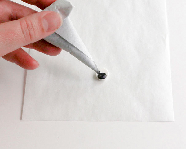 Flamingo Cake - how to make a pink flamingo cake topper using chocolate candy melts and brushstroke feathers | by Erin Gardner for TheCakeBlog.com