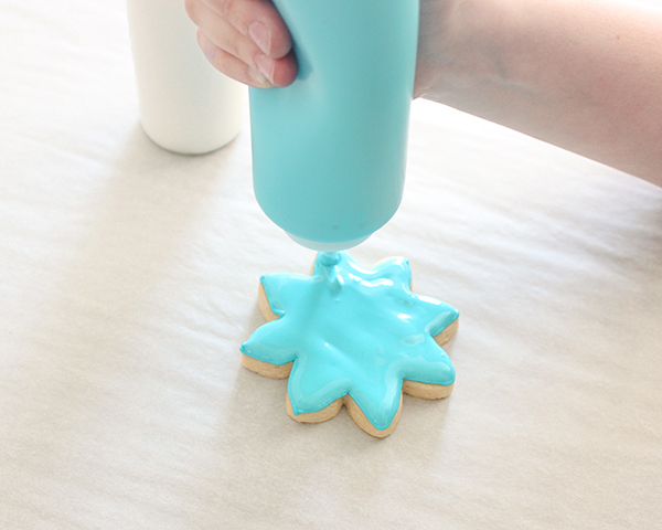 How to make Flower Cookies | by ellenJAY for TheCakeBlog.com