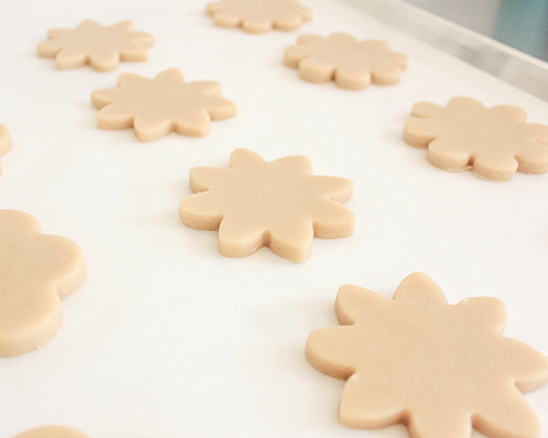 How to make Flower Cookies | by ellenJAY for TheCakeBlog.com