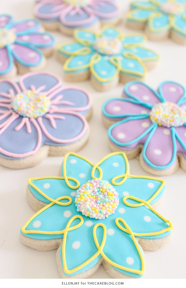 How to make Flower Sugar Cookies | by ellenJAY for TheCakeBlog.com