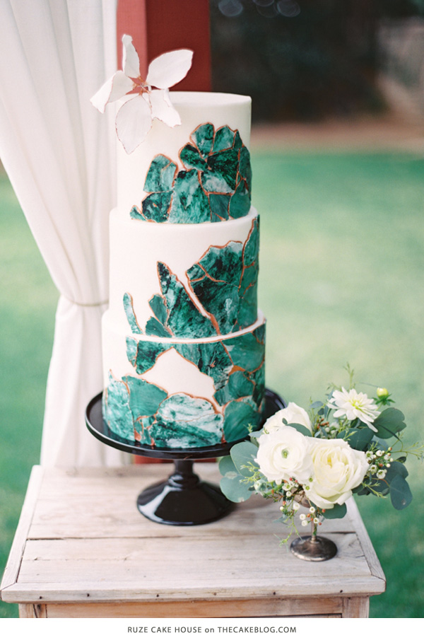 10 Gorgeously Green Cakes | including this design by Ruze Cake House | on TheCakeBlog.com