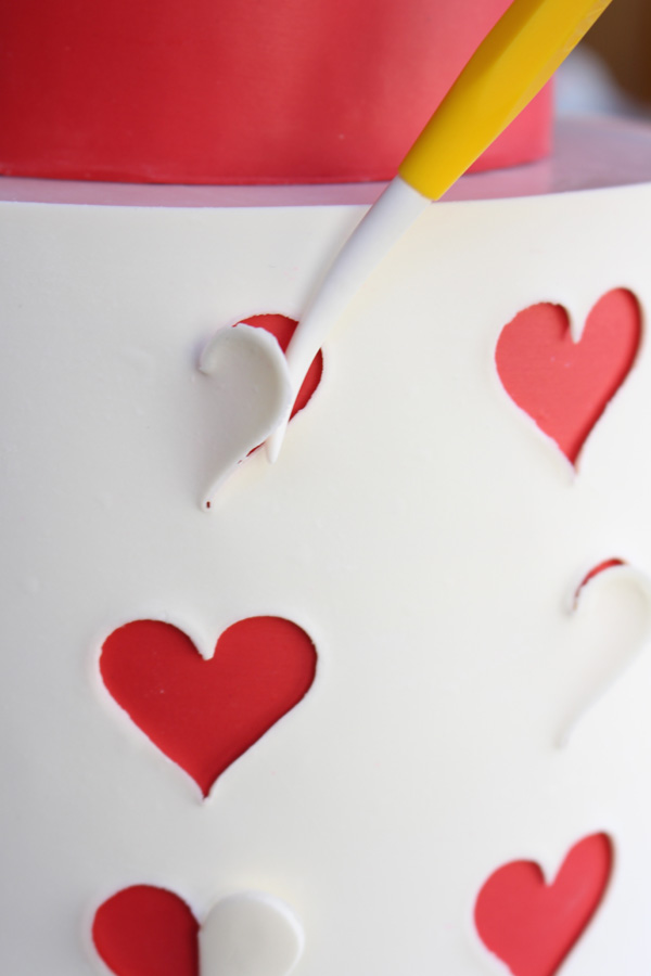 How to make a heart cutout cake | by Rachael Teufel for TheCakeBlog.com