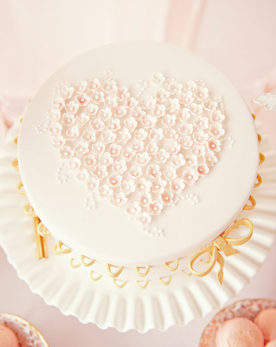 Pink & Gold Valentines Dessert Table | TheCakeBlog.com
