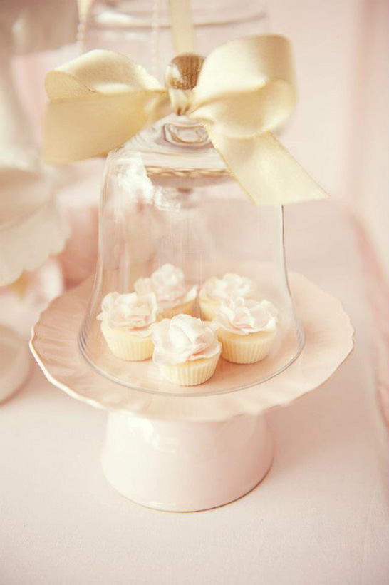 Pink & Gold Valentines Dessert Table | TheCakeBlog.com