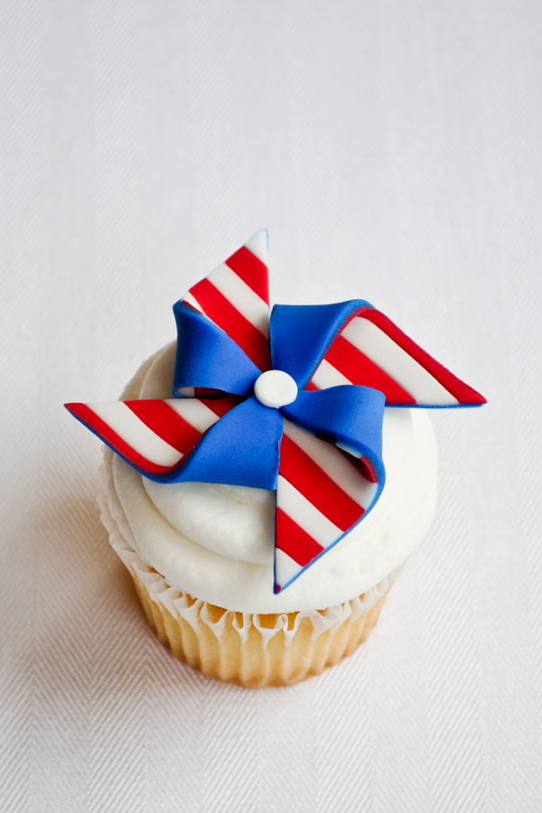 DIY Patriotic Pinwheel Cupcakes in Red, White & Blue | by Carrie Sellman for TheCakeBlog.com