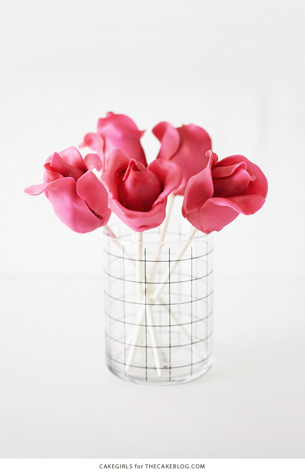 DIY Rose Cake Pops, an adorable dessert for Valentine's Day, Mother's Day and bridal showers | by Cakegirls for TheCakeBlog.com