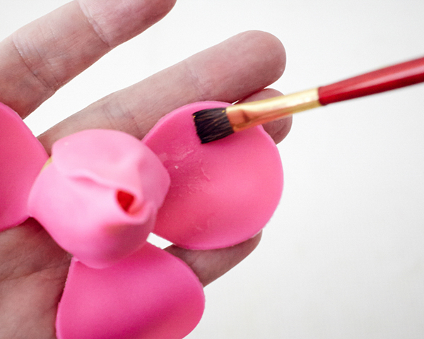 DIY Rose Cake Pops, an adorable dessert for Valentine's Day, Mother's Day and bridal showers | by Cakegirls for TheCakeBlog.com