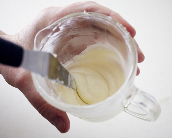 DIY Rose Cake Pops, an adorable dessert for Valentine's Day, Mother's Day and bridal showers | by Cakegirls for TheCakeBlog.com