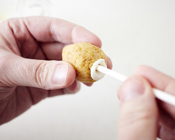 DIY Rose Cake Pops, an adorable dessert for Valentine's Day, Mother's Day and bridal showers | by Cakegirls for TheCakeBlog.com