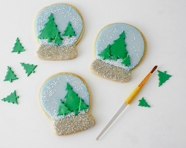 Snow Globe Cookies - decorated sugar cookies for the holidays | by Cakegirls for TheCakeBlog.com
