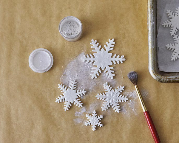 Winter Wonderland Snowflake Cake | by Cakegirls for TheCakeBlog.com