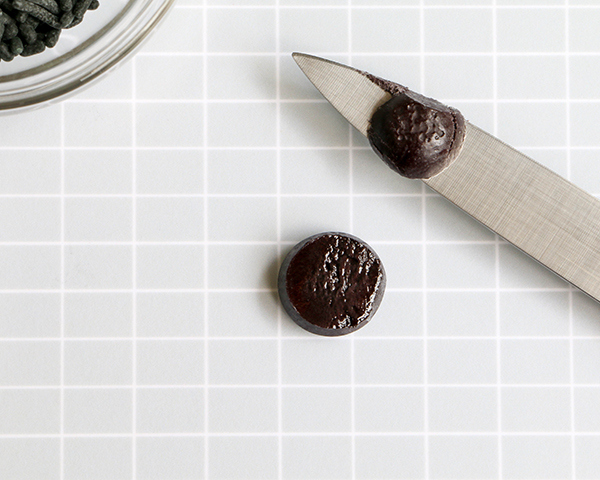 Spiderweb Cake - how to make an easy spiderweb cake with buttercream | by Erin Gardner for TheCakeBlog.com