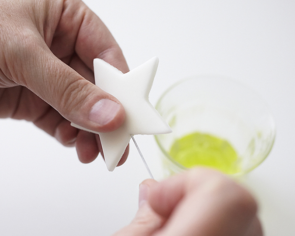 How to make glittery, star shaped cake toppers on wire. An easy cake decoration that can be made in advance | by Cakegirls for TheCakeBlog.com