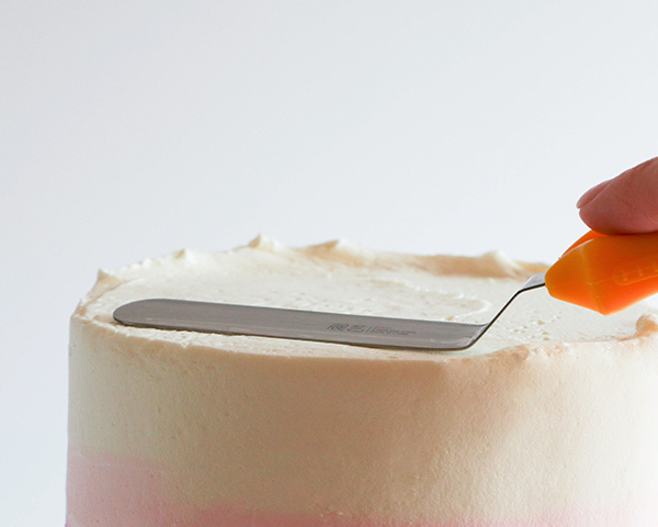 How to make a striped buttercream cake | by Erin Gardner for TheCakeBlog.com