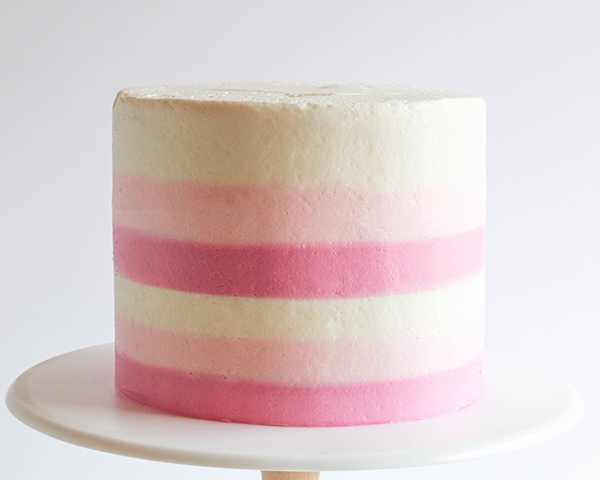 How to make a striped buttercream cake | by Erin Gardner for TheCakeBlog.com