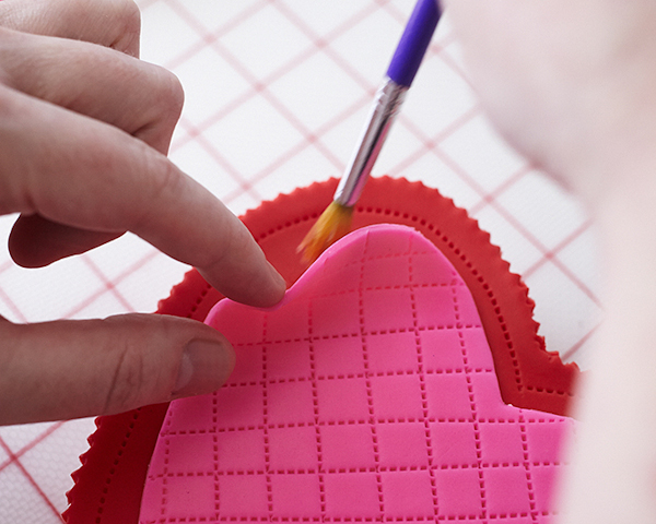 How to make a Valentine's Chocolate Candy Box Cake | by Cakegirls on TheCakeBlog.com